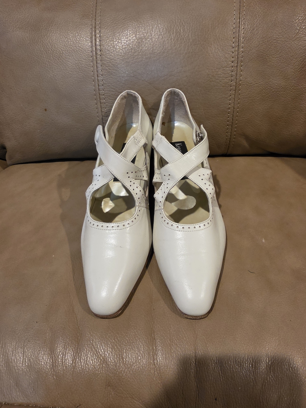 Kenneth Cole Mary Jane Pumps in Cream